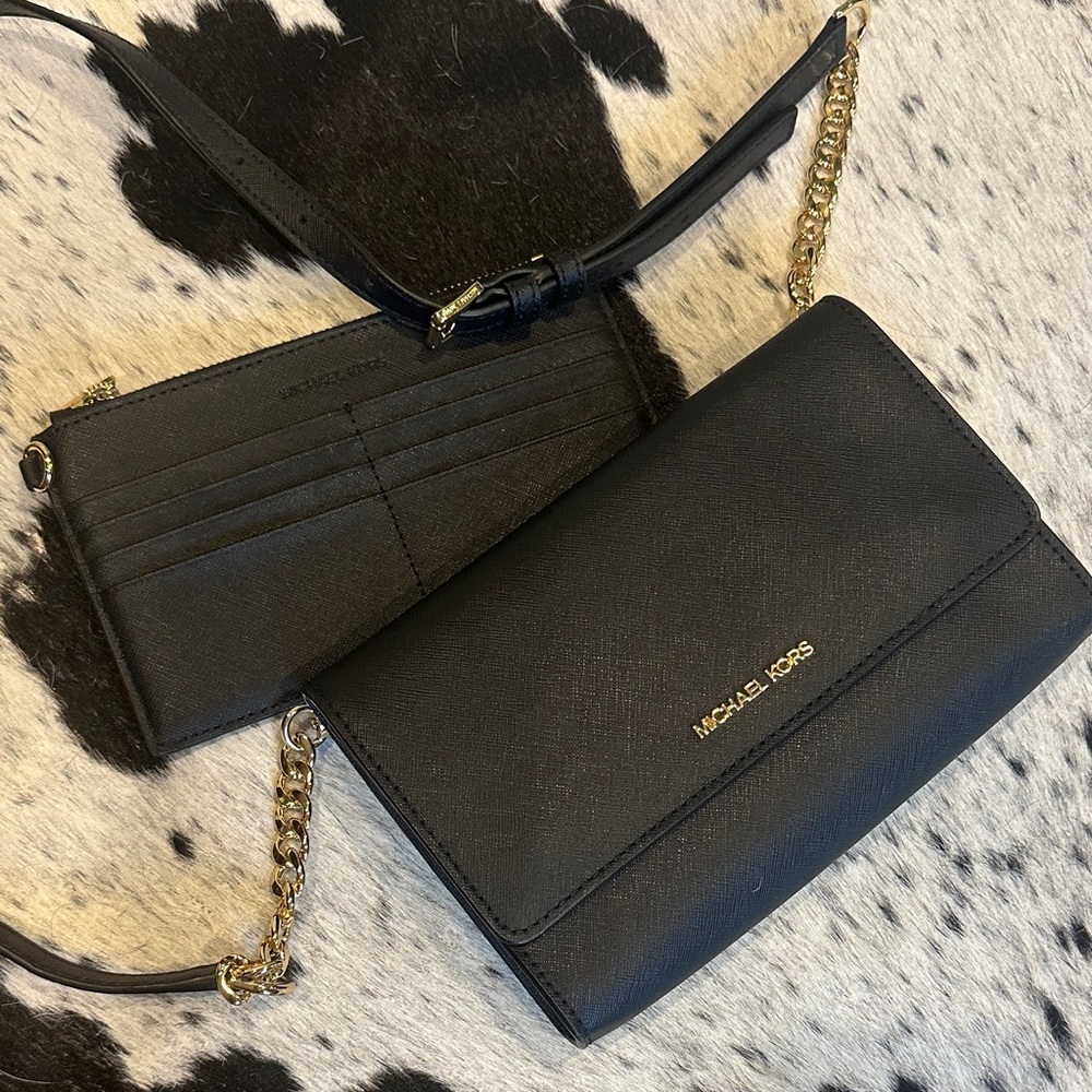 Michael Kors Elegant Black Crossbody with Gold Details
